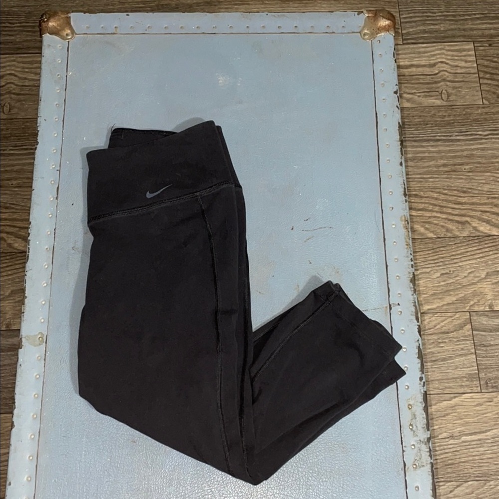 Cropped Nike Leggings